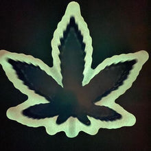 Load image into Gallery viewer, Leaf Ashtray