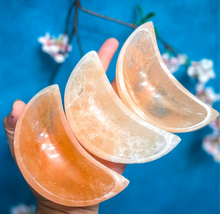 Load image into Gallery viewer, 4" Peach Selenite Moon Bowl