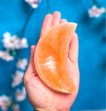 Load image into Gallery viewer, 4&quot; Peach Selenite Moon Bowl
